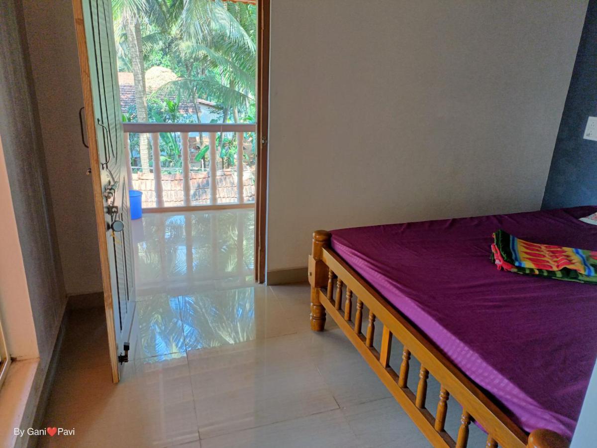 Golden Wings Cafe Hotel Gokarna  Exterior foto
