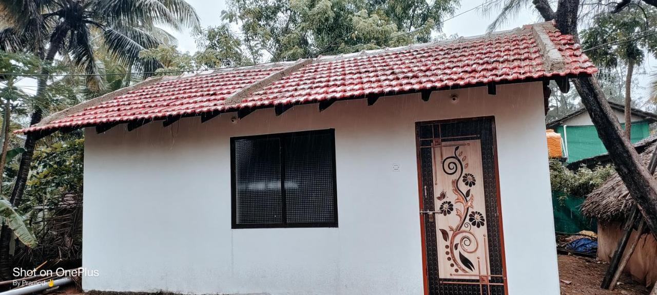 Golden Wings Cafe Hotel Gokarna  Exterior foto